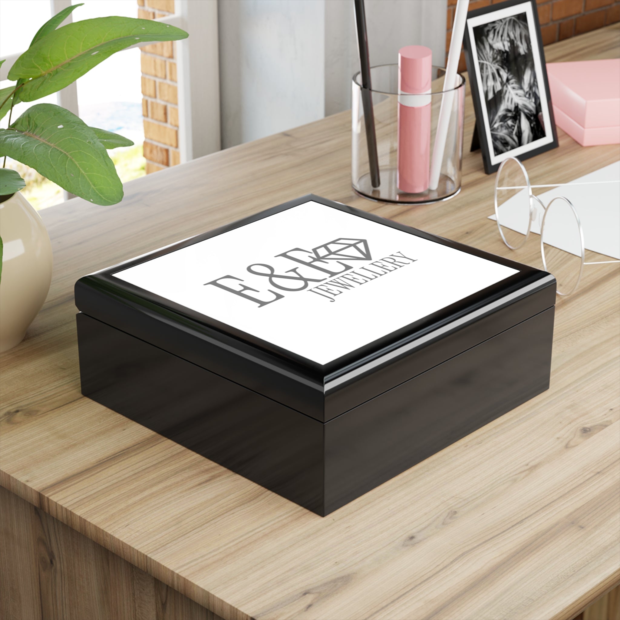 E&E Jewellery Black Lacquer Jewelry Box | Personalized Logo Display